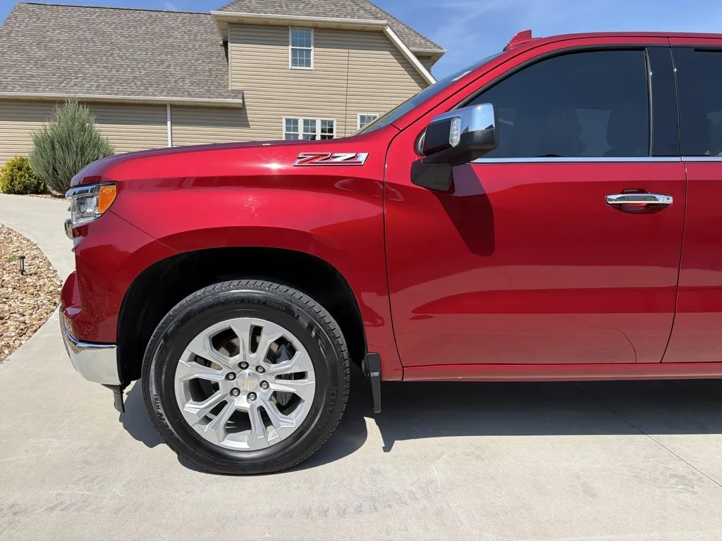Chevrolet Silverado photo 10