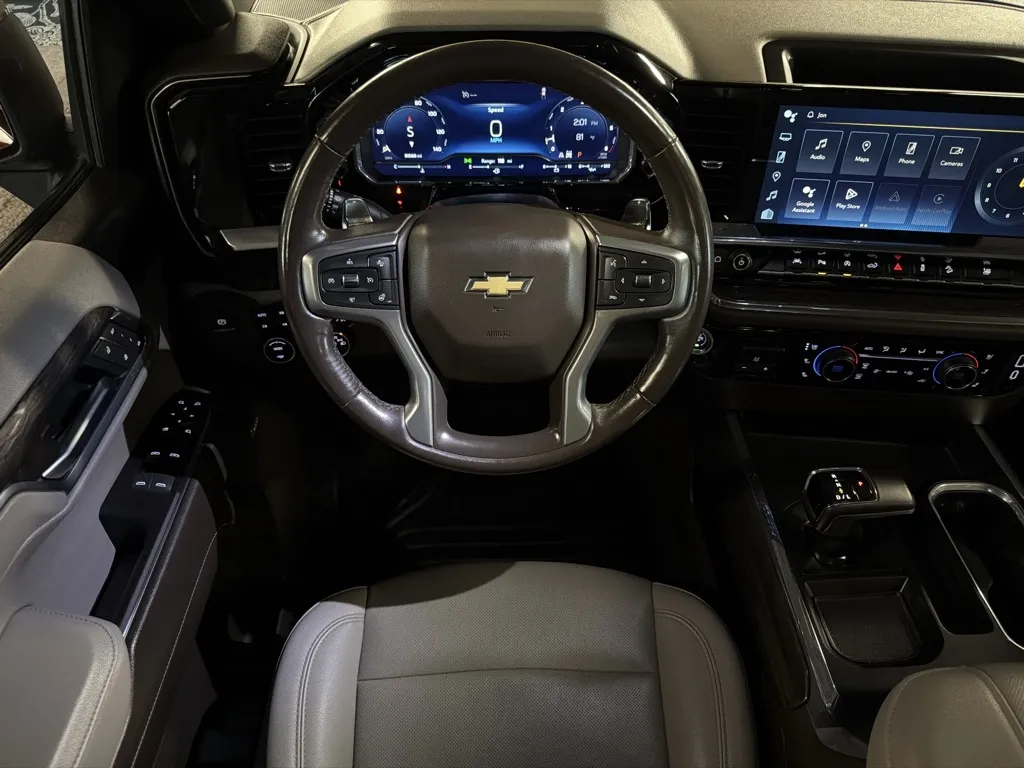 Chevrolet Silverado photo 13