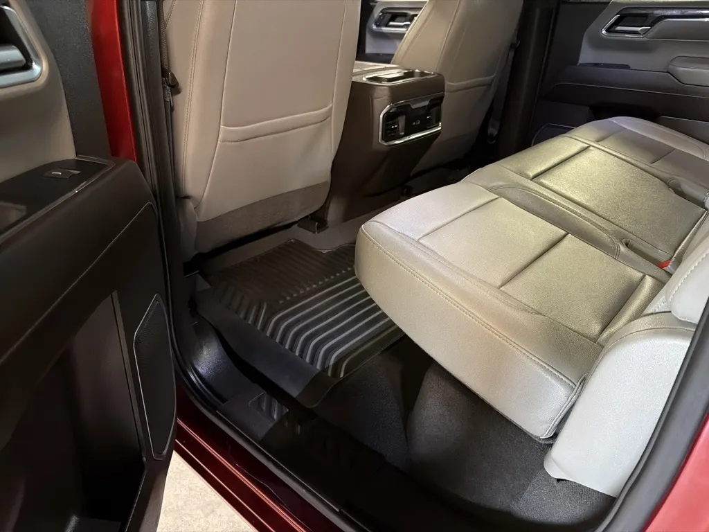 Chevrolet Silverado photo 30
