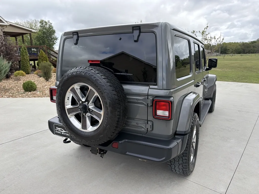 Jeep Wrangler photo 5