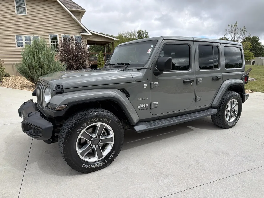 Gray 2019 Jeep Wrangler Unlimited Sahara Sport Utility 4D for sale in Clinton, MO