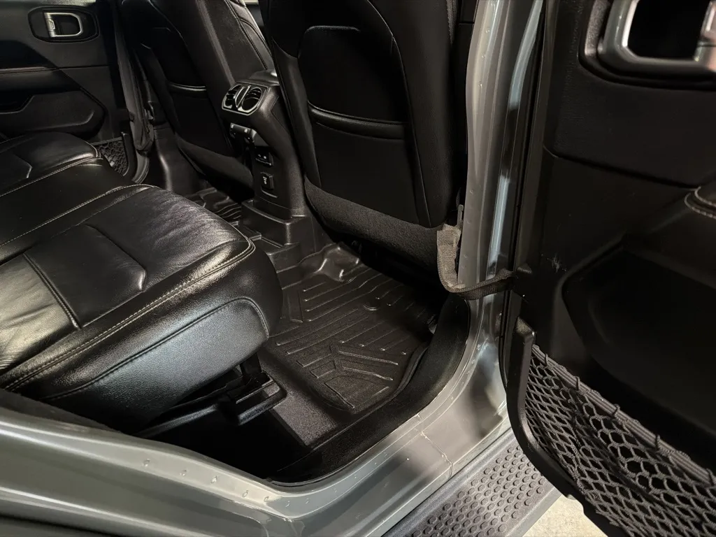 Jeep Wrangler photo 28