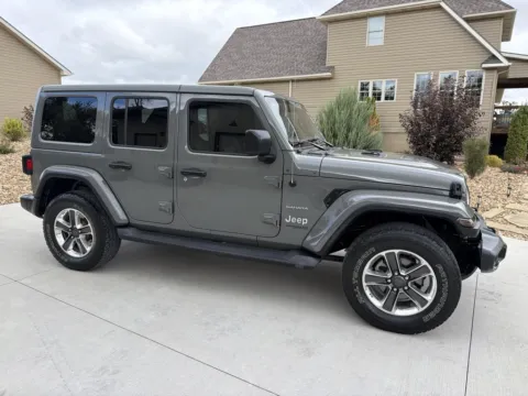 More photos of 2019 Jeep Wrangler Unlimited Sahara Sport Utility 4D at Banks Motors LLC, MO