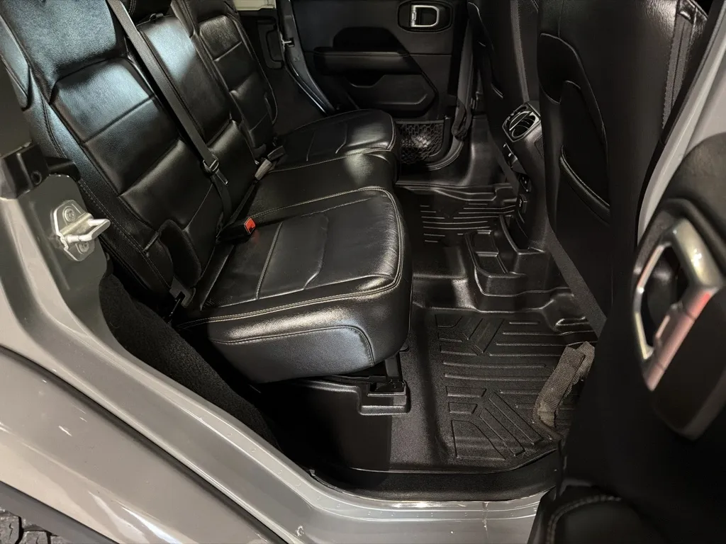 Jeep Wrangler photo 29