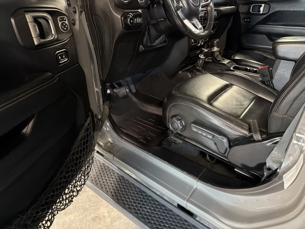 Jeep Wrangler photo 23