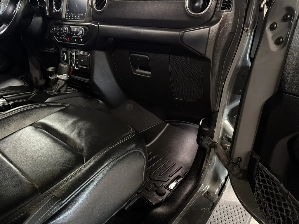Jeep Wrangler photo 27