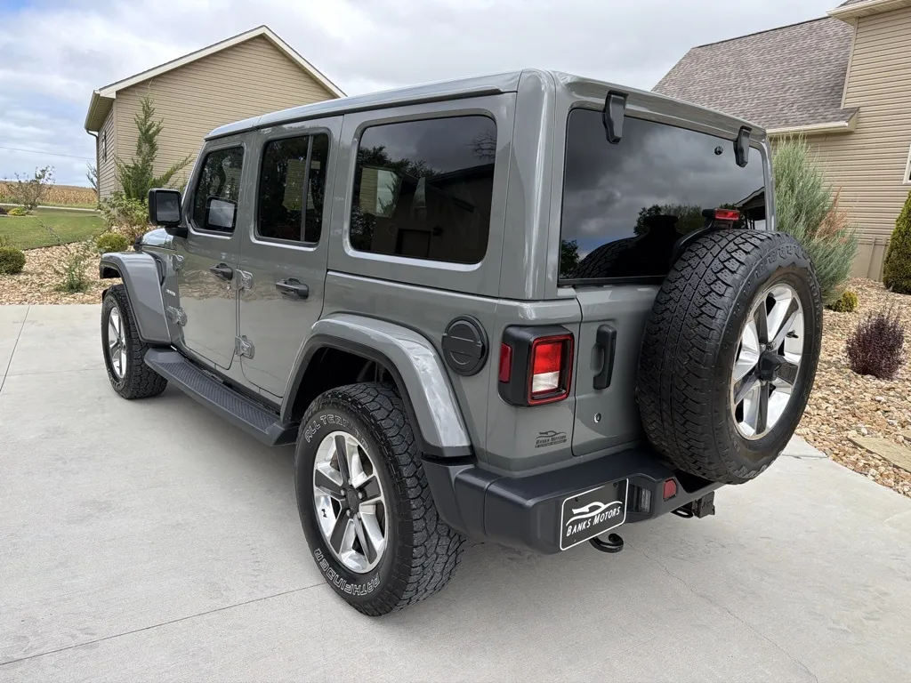 More photos of 2019 Jeep Wrangler Unlimited Sahara Sport Utility 4D at Banks Motors LLC, MO