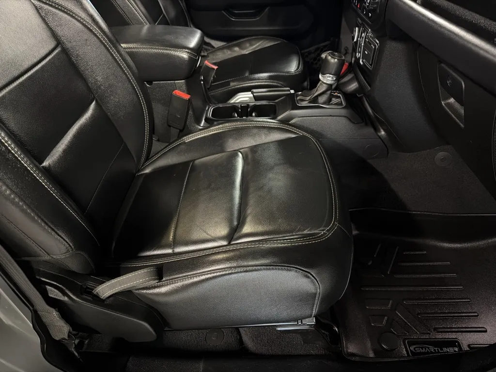 Jeep Wrangler photo 26