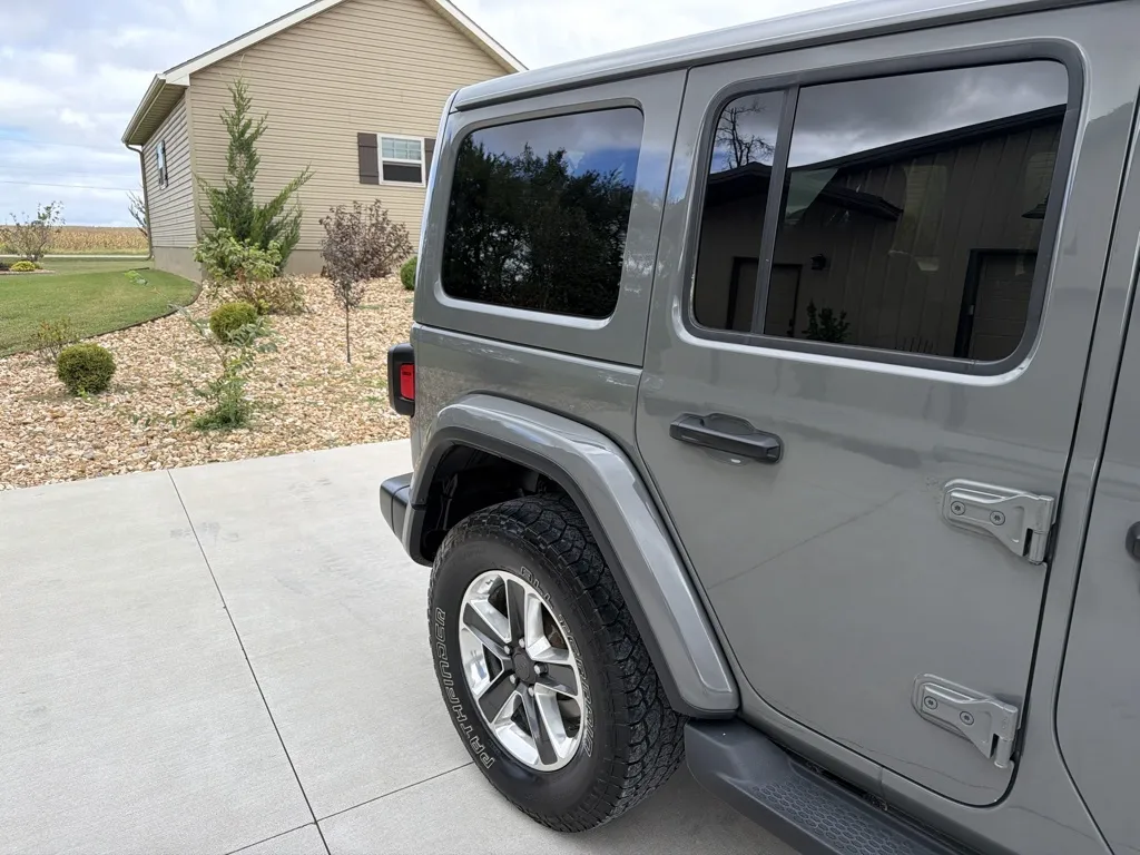 Jeep Wrangler photo 12