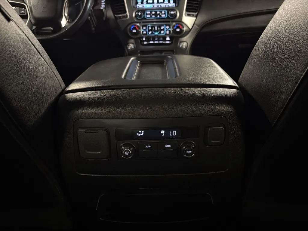 Chevrolet Tahoe photo 21