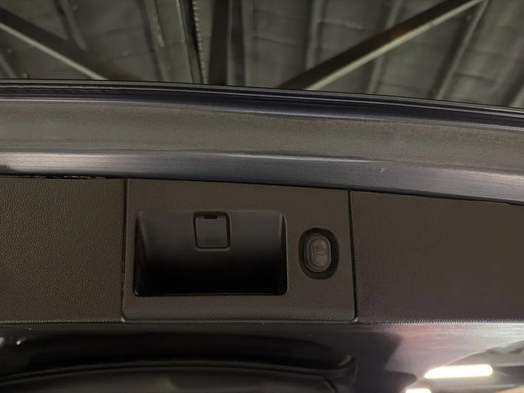 Chevrolet Tahoe photo 32