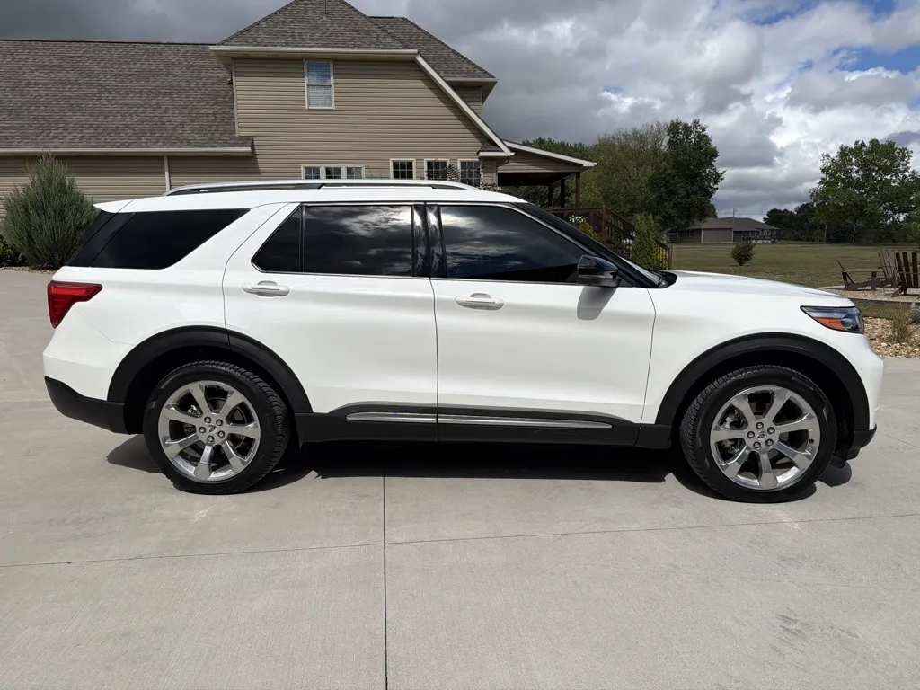 Ford Explorer photo 6