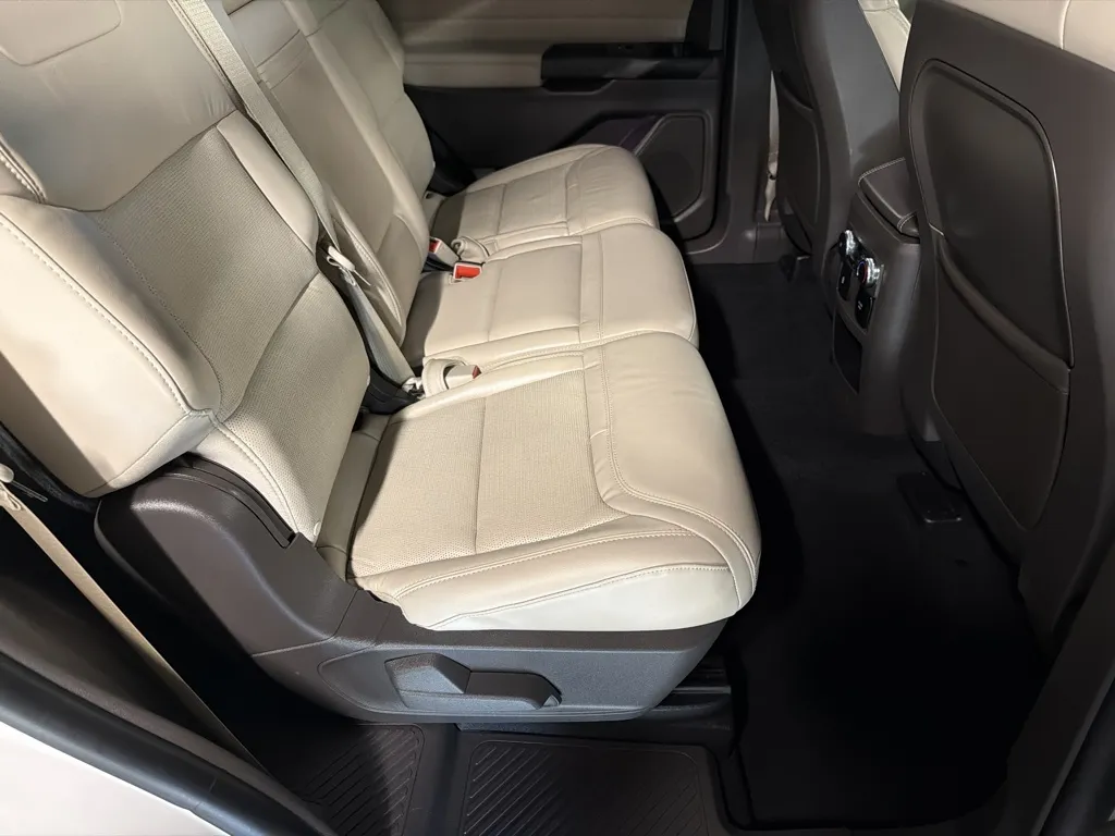 Ford Explorer photo 21