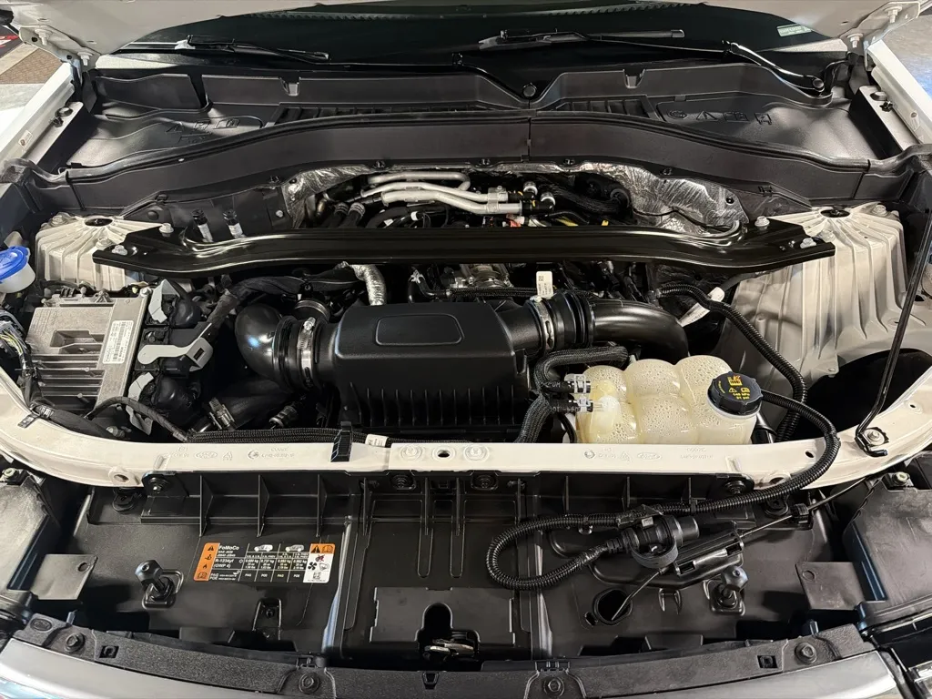 Ford Explorer photo 29