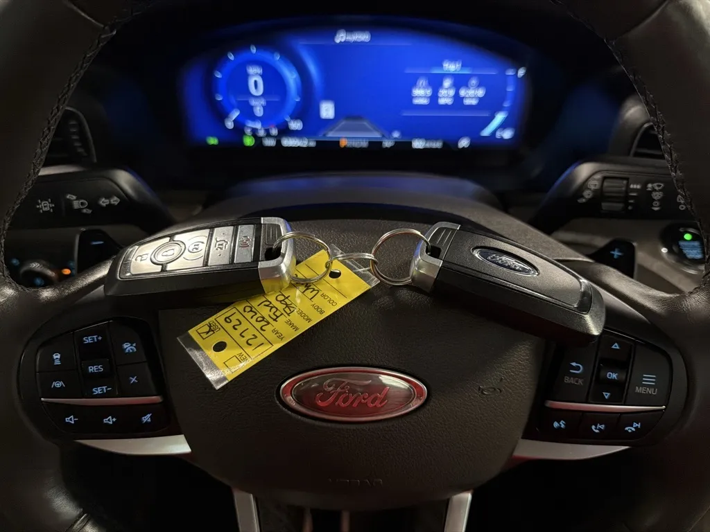 Ford Explorer photo 22