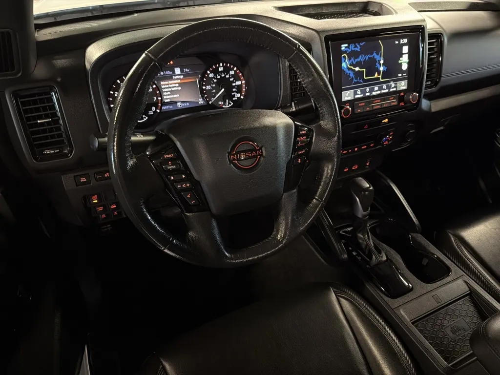 Nissan Frontier photo 14