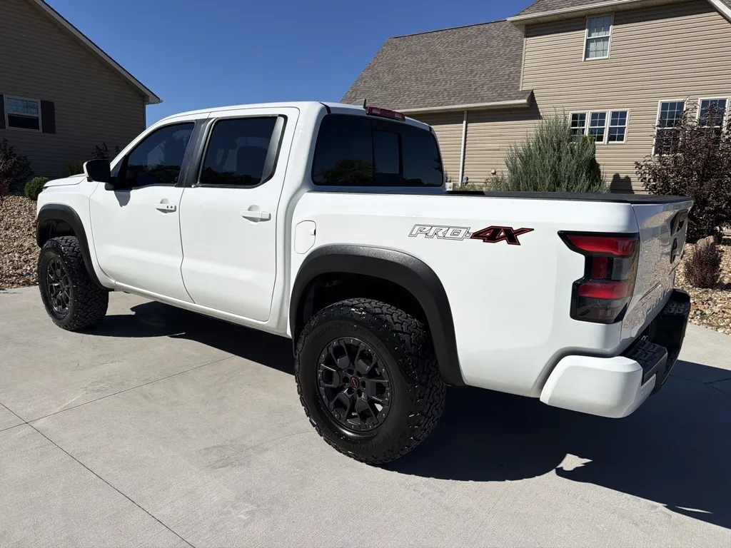 Another view of 2022 Nissan Frontier Crew Cab PRO-4X Pickup 4D 5 ft for sale in Clinton, MO at Banks Motors LLC