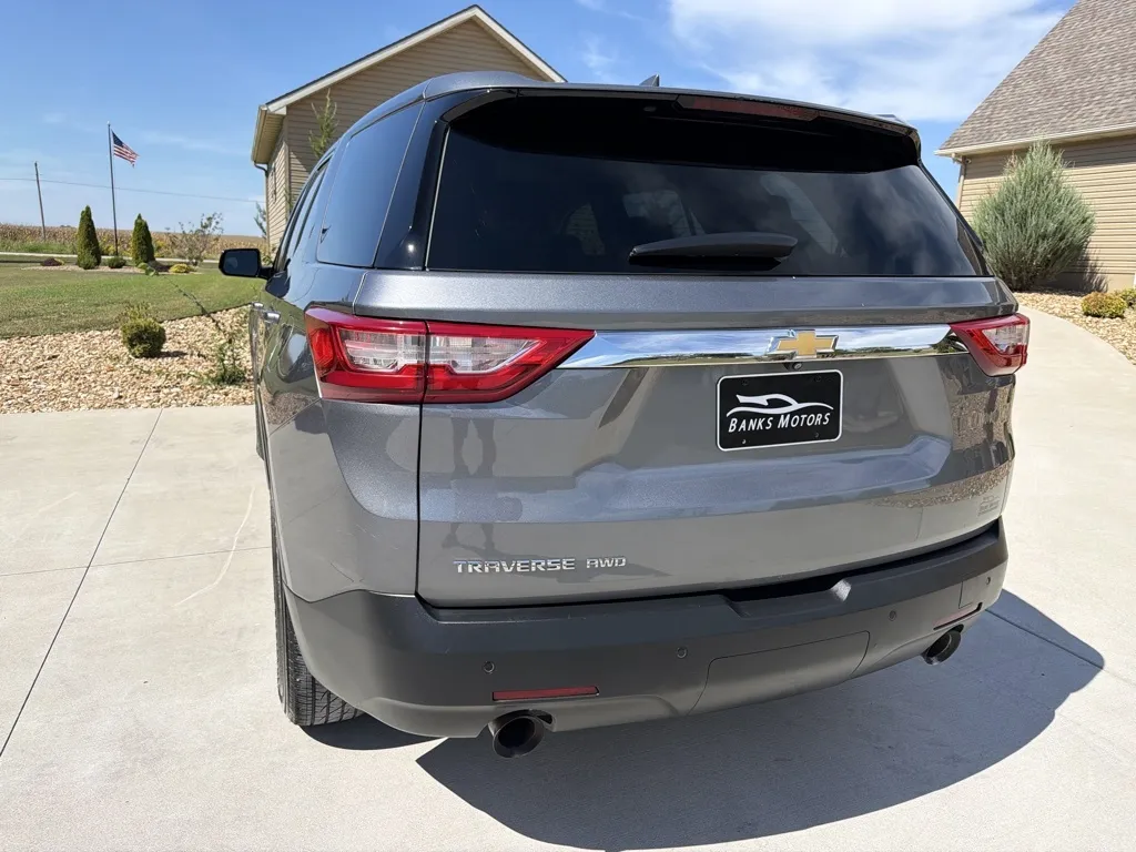 More photos of 2020 Chevrolet Traverse LS Sport Utility 4D at Banks Motors LLC, MO