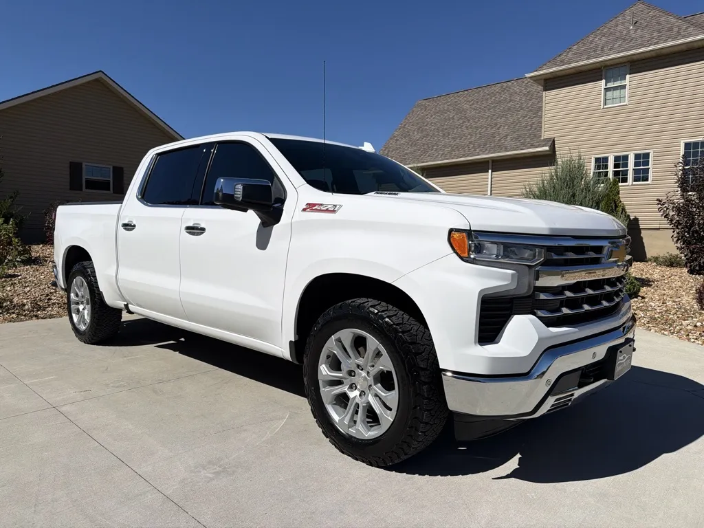 Chevrolet Silverado photo 9