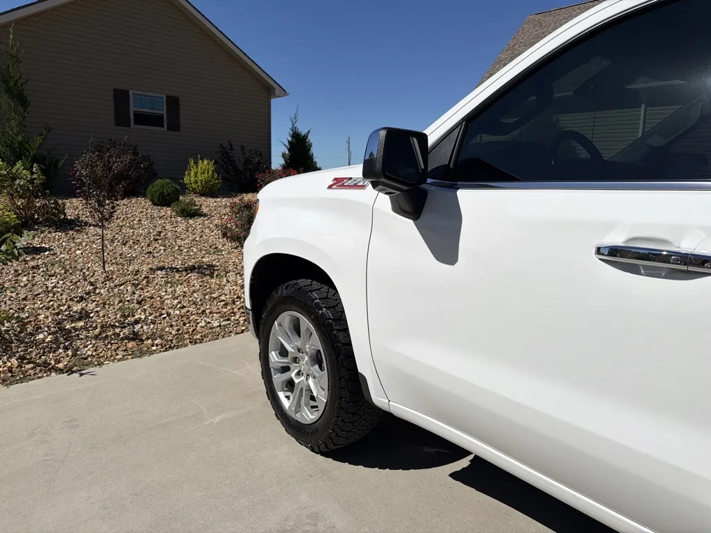 Chevrolet Silverado photo 38