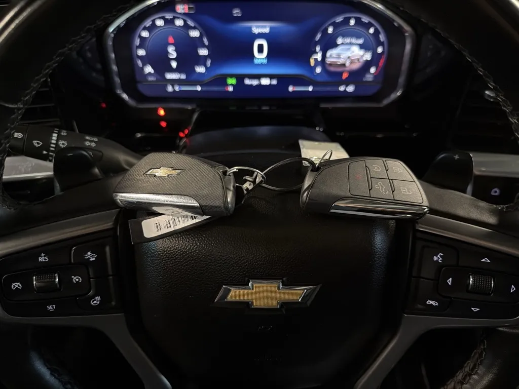 Chevrolet Silverado photo 23