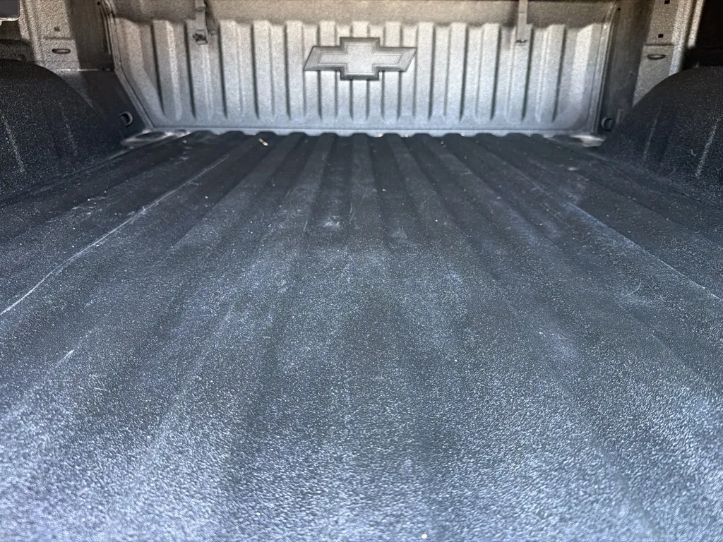 Chevrolet Silverado photo 37