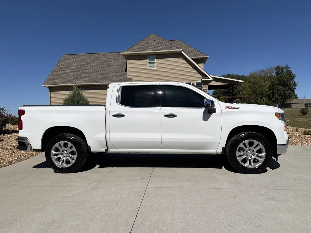 Chevrolet Silverado photo 7