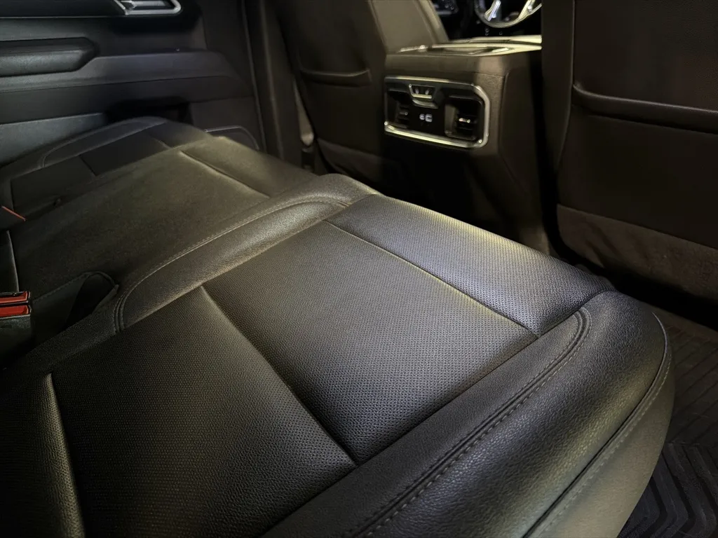 Chevrolet Silverado photo 21