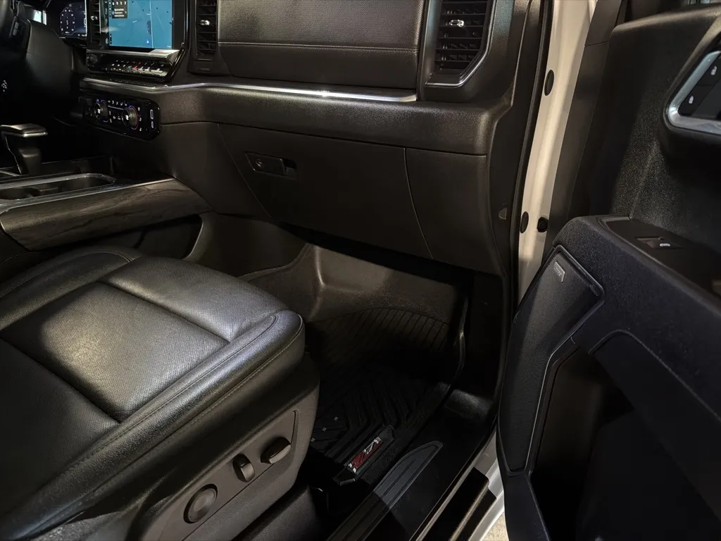 Chevrolet Silverado photo 42