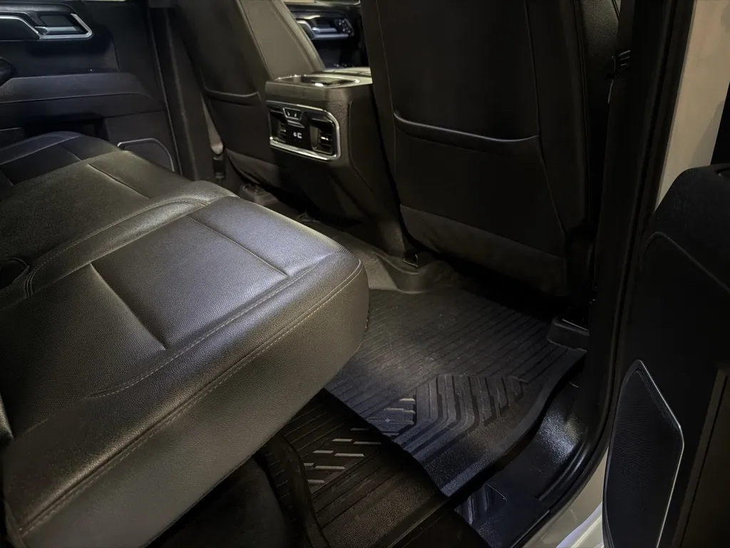 Chevrolet Silverado photo 43