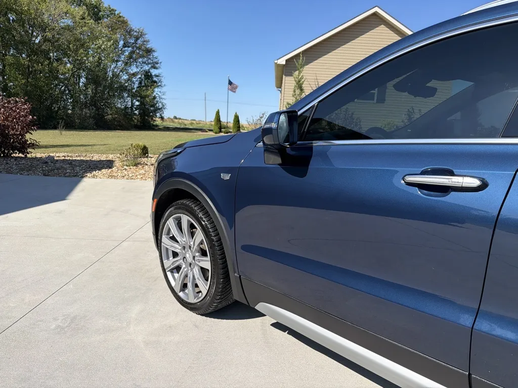 Cadillac XT4 photo 8