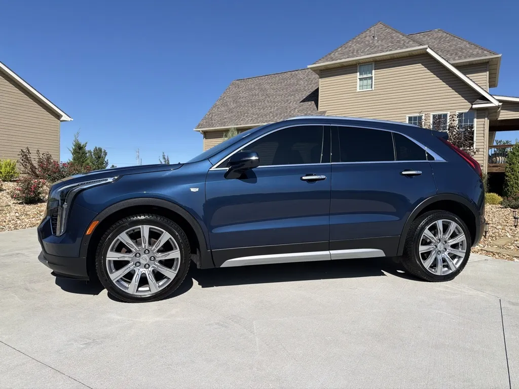 Photos of 2019 Cadillac XT4 Premium Luxury Sport Utility 4D for sale in Clinton, MO at Banks Motors LLC