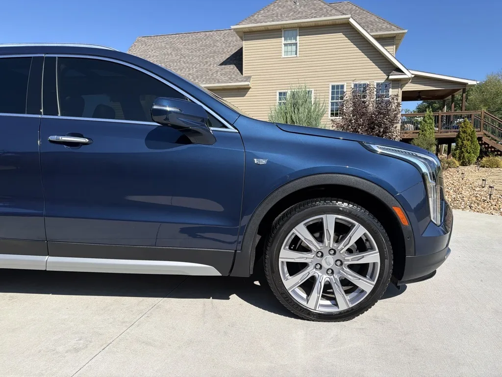 Cadillac XT4 photo 11