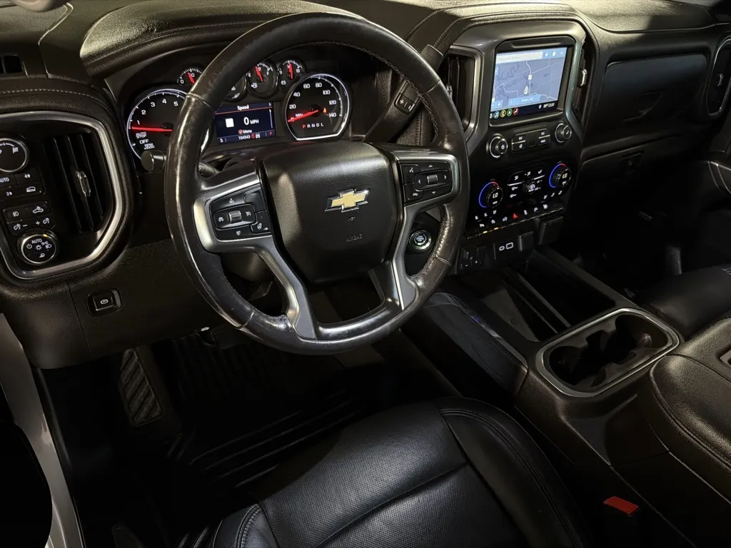 Chevrolet Silverado photo 13