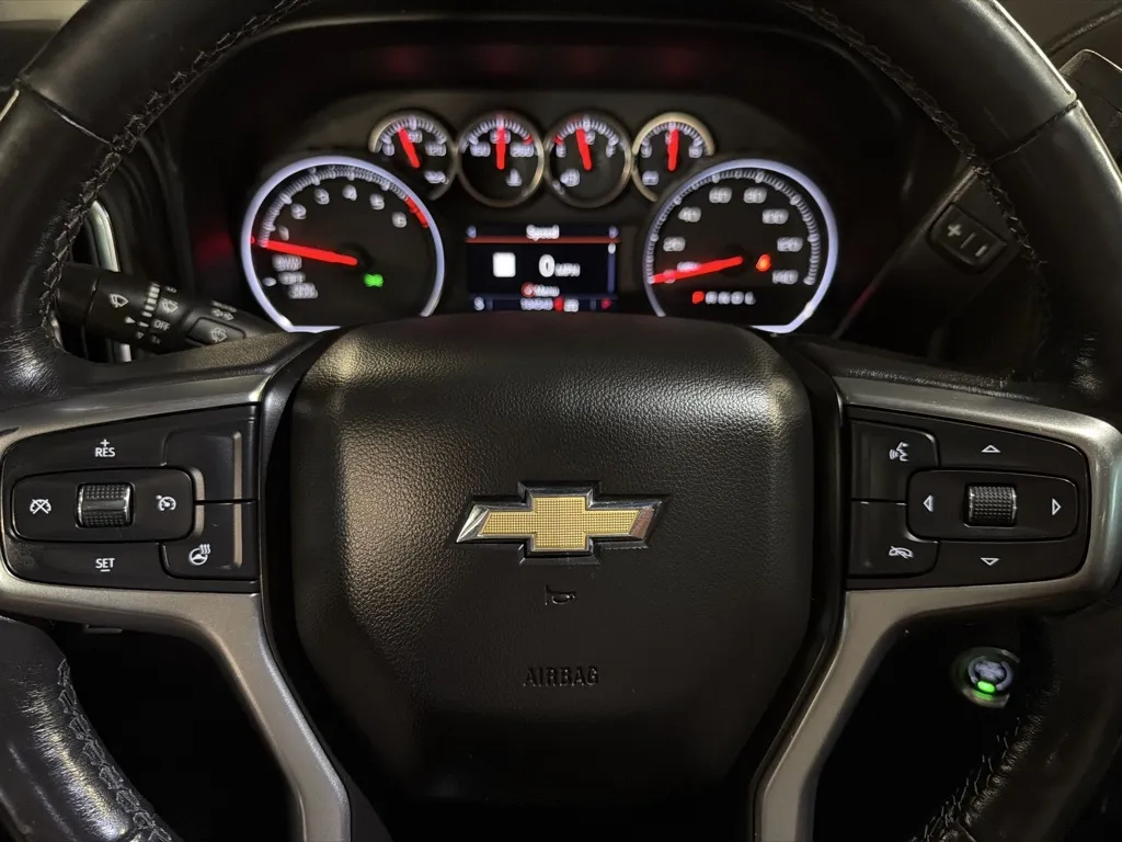 Chevrolet Silverado photo 19