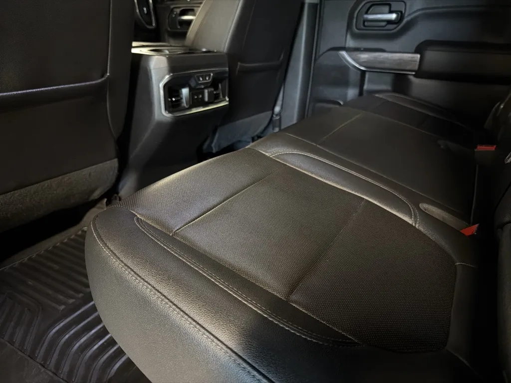 Chevrolet Silverado photo 36