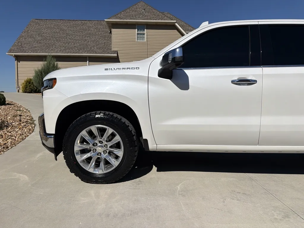 Chevrolet Silverado photo 10