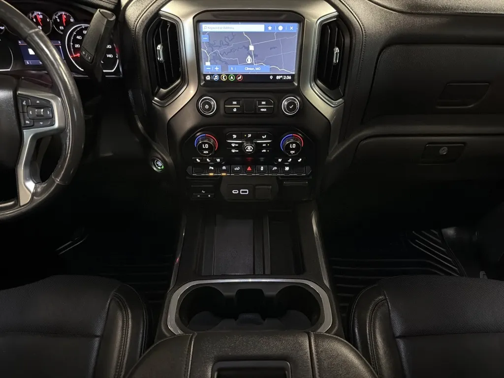 Chevrolet Silverado photo 40