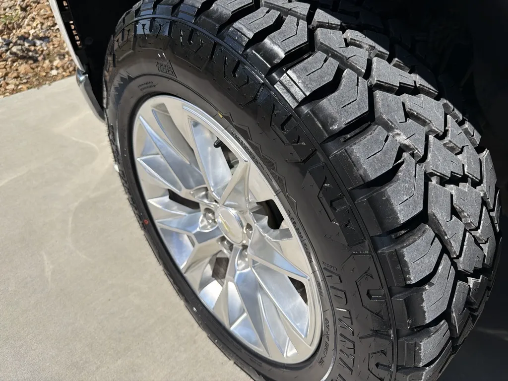 More photos of 2019 Chevrolet Silverado 1500 Crew Cab LTZ Pickup 4D 5 3/4 ft at Banks Motors LLC, MO