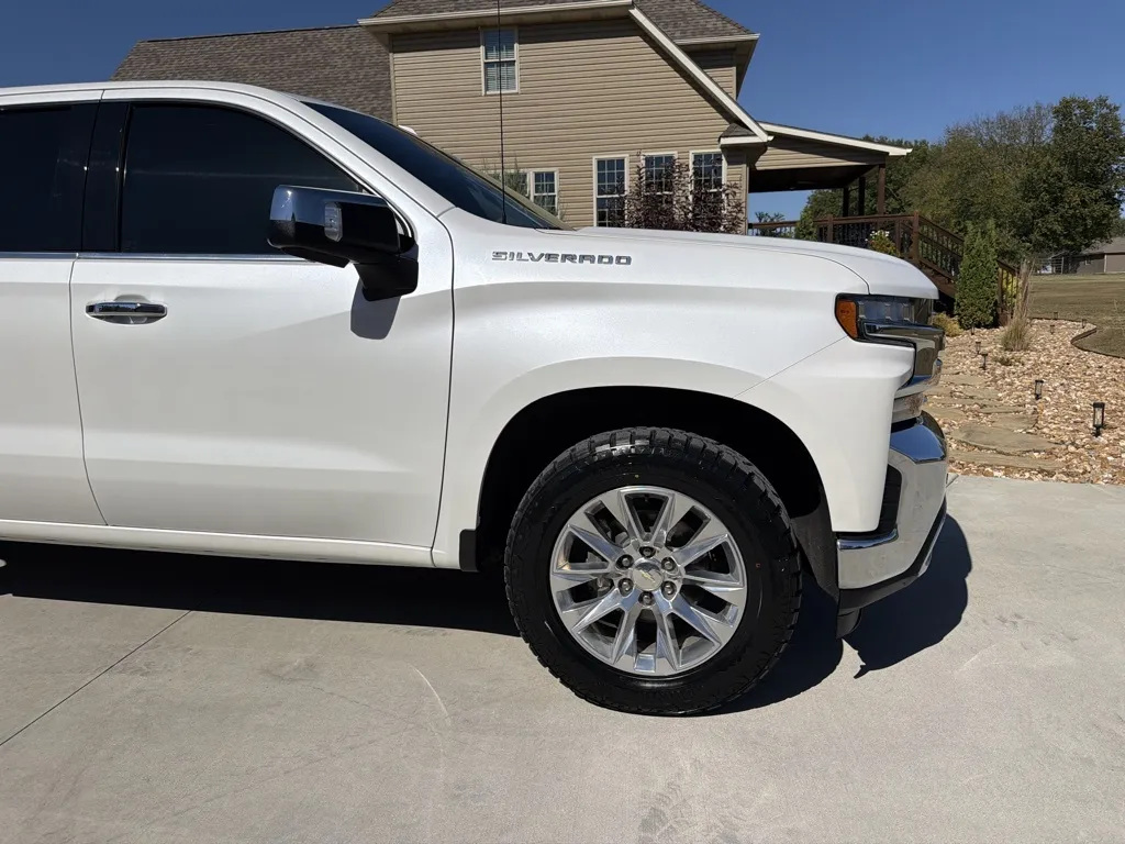 Chevrolet Silverado photo 30