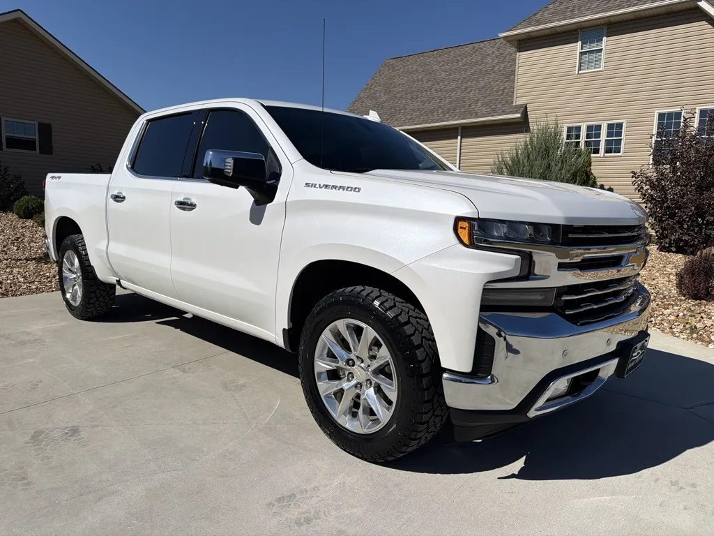 Chevrolet Silverado photo 7