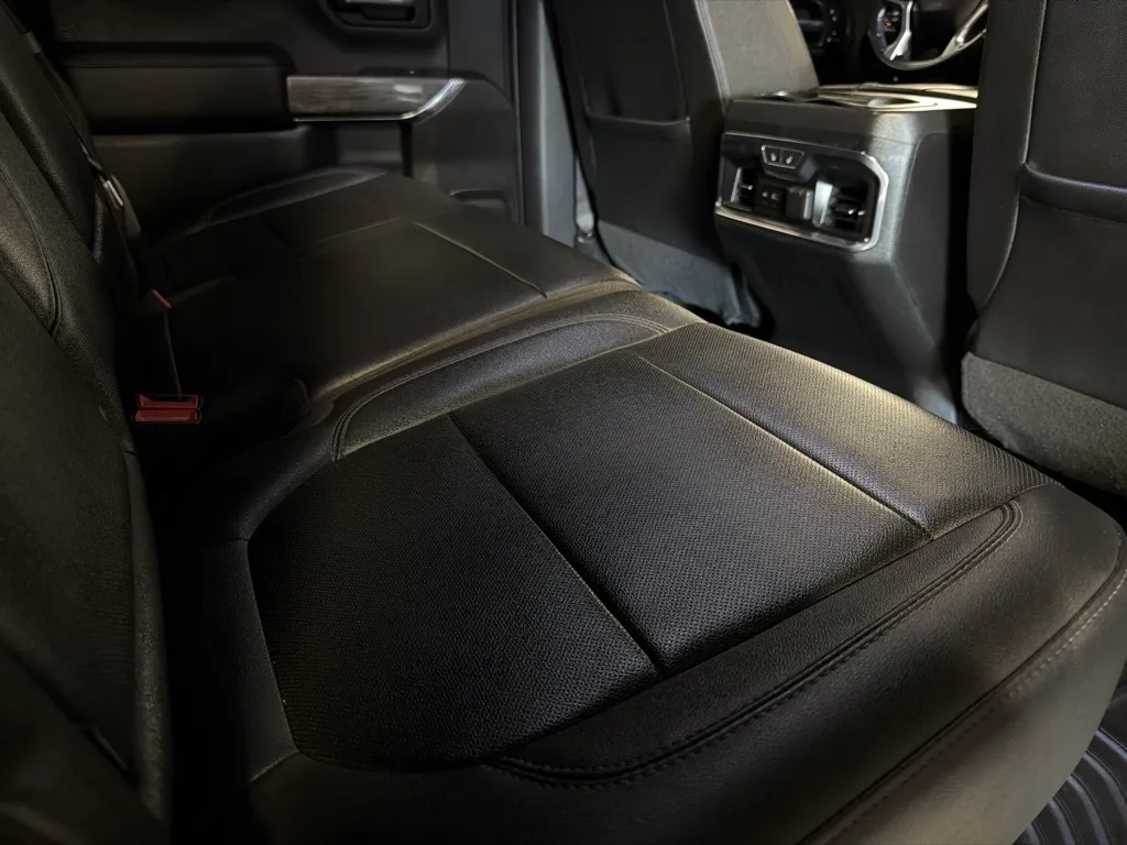 Chevrolet Silverado photo 39