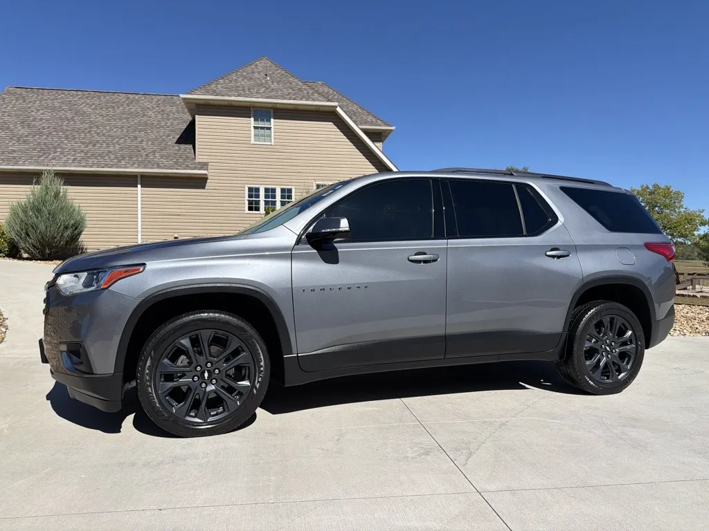 Photos of 2019 Chevrolet Traverse RS Sport Utility 4D for sale in Clinton, MO at Banks Motors LLC