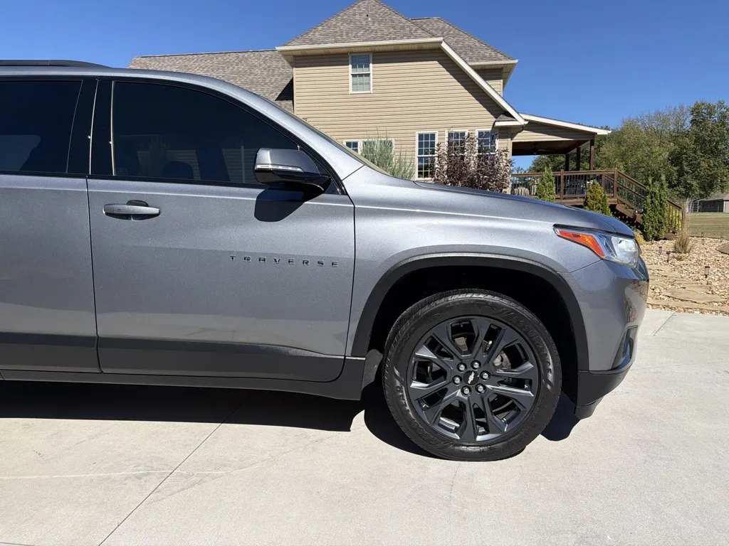 Chevrolet Traverse photo 9