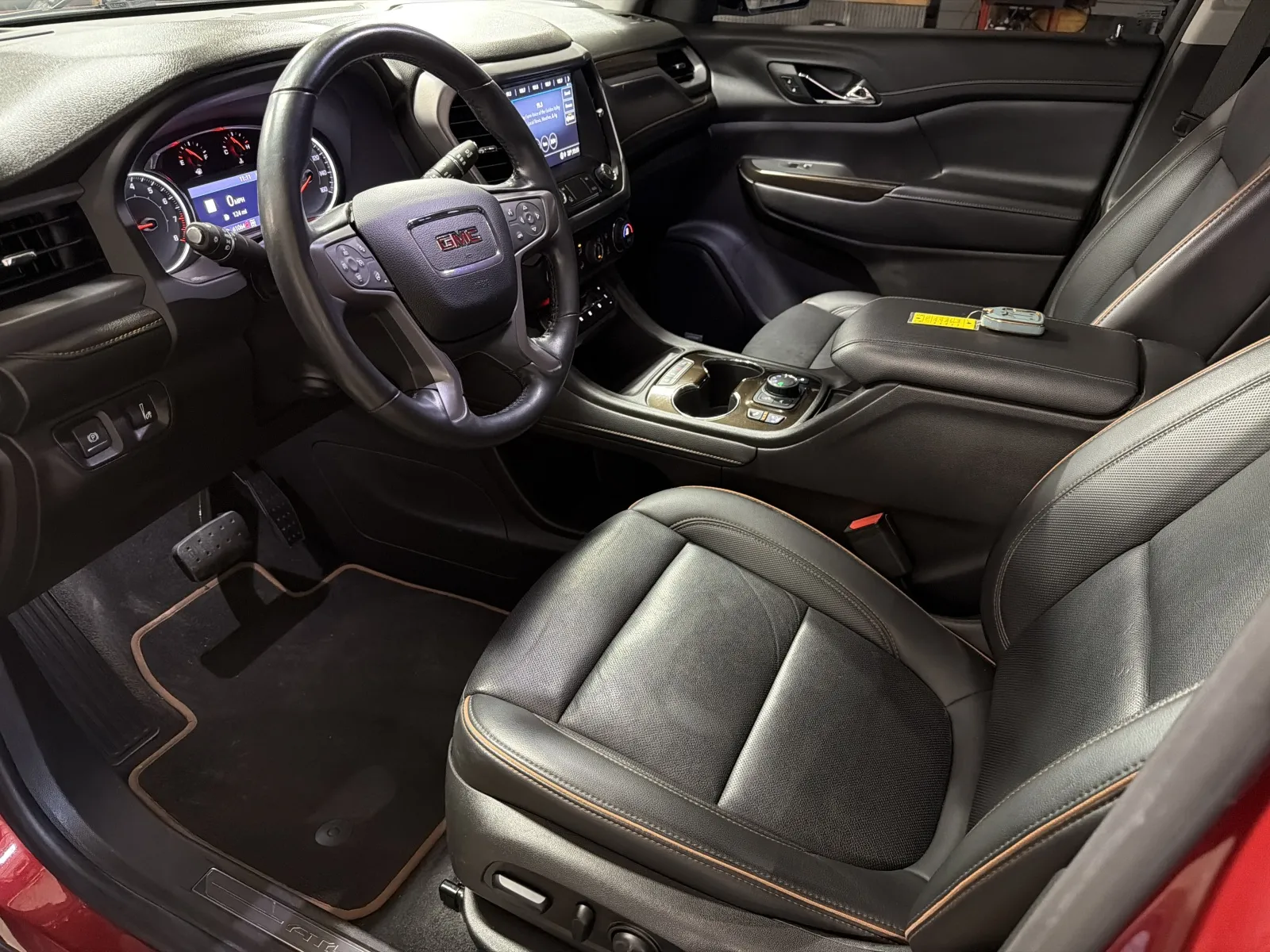 GMC Acadia photo 11
