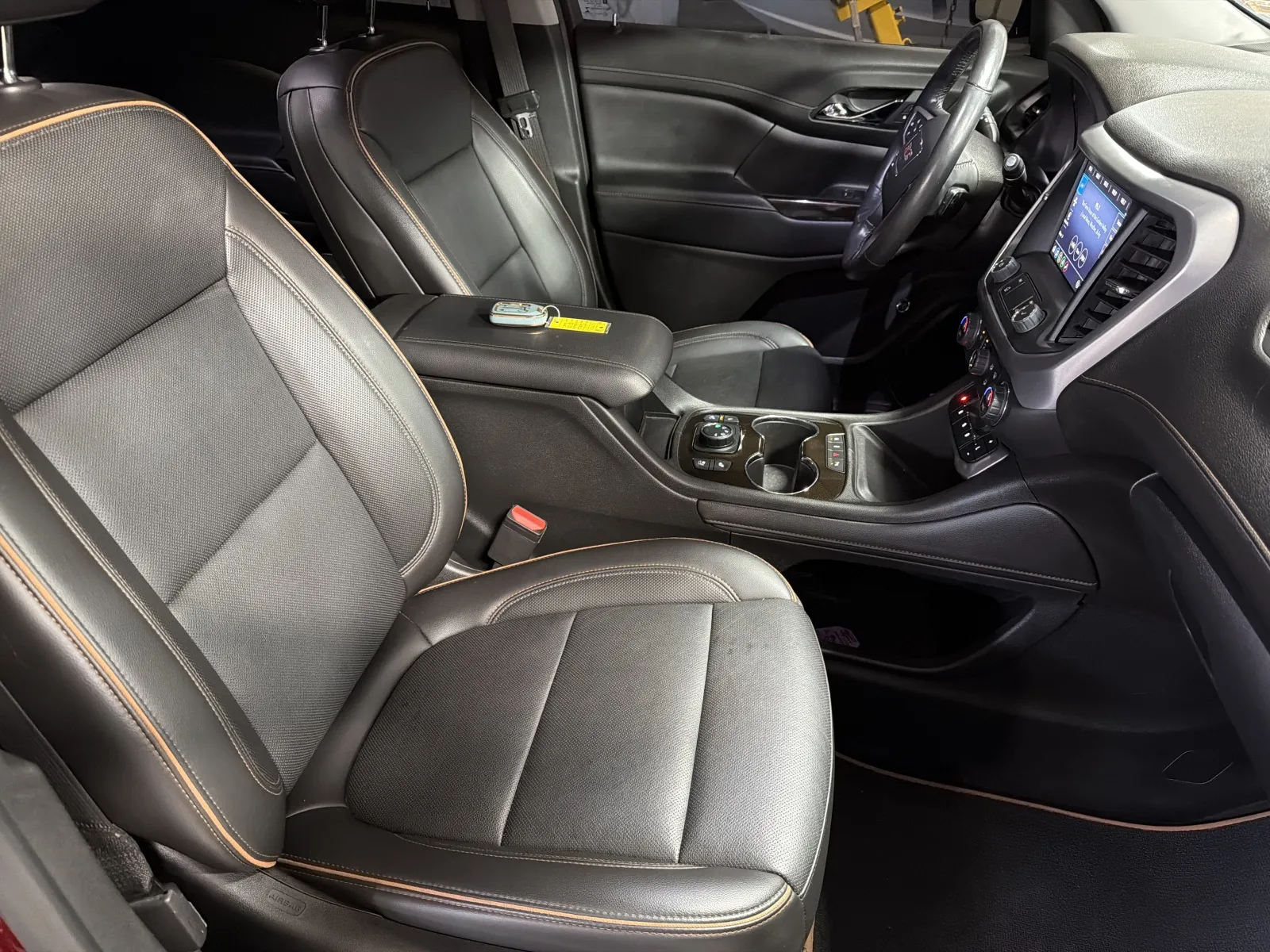 GMC Acadia photo 15