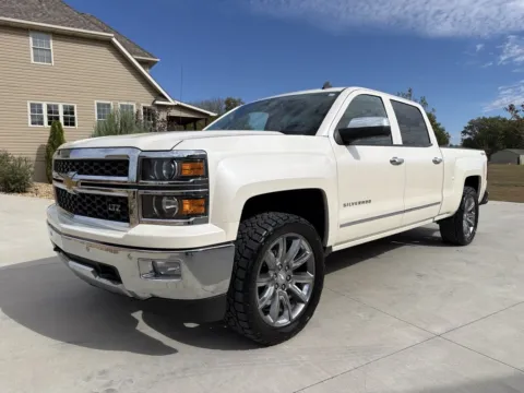 White 2014 Chevrolet Silverado 1500 Crew Cab Z71 LTZ Pickup 4D 5 3/4 ft for sale in Clinton, MO