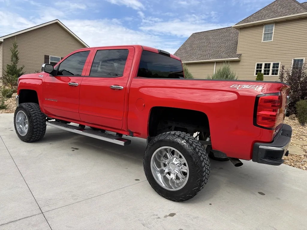 Another view of 2016 Chevrolet Silverado 1500 Crew Cab LT Pickup 4D 5 3/4 ft for sale in Clinton, MO at Banks Motors LLC