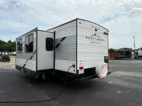 More photos of 2023 East To West Della Terra 261RBS at Liberty Trail RV - Canton, TX