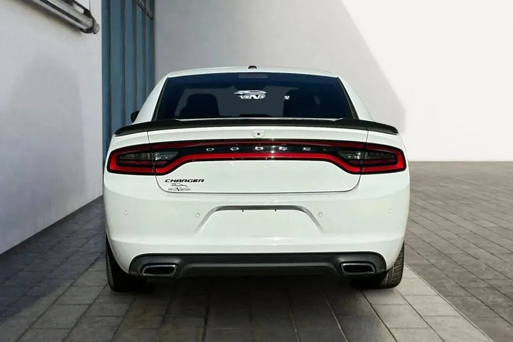 More photos of 2018 Dodge Charger SXT Sedan 4D at Drive N-Motion Thornton, CO